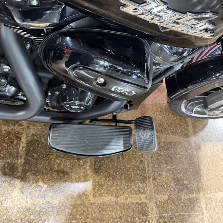 Harley-Davidson® Road Glide 3 2024 FLTRT VIVID BLACK thumb 1