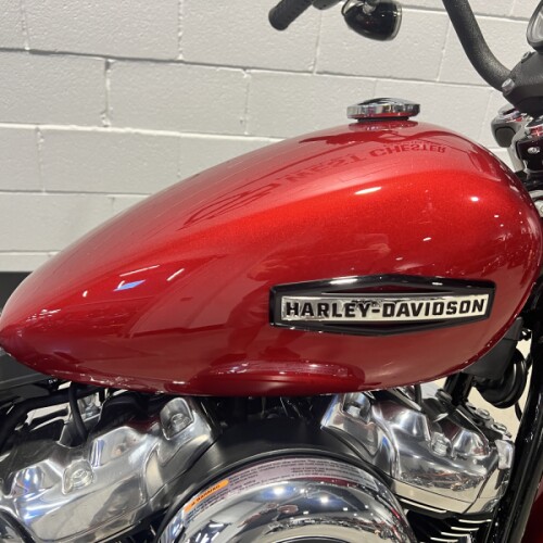 2026 Harley-Davidson® Street Bob® Brilliant Red Chrome Cast Wheels FXBB thumb 3