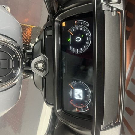 2026 Harley-Davidson® Street Glide® thumb 3