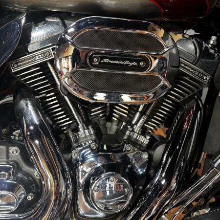 2016 Harley-Davidson® CVO™ Road Glide® Ultra RBY RED/PAL SLV W/PINSTRIPE thumb 1