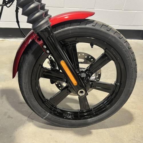 2026 Harley-Davidson® Street Bob® Brilliant Red Chrome Cast Wheels FXBB thumb 2