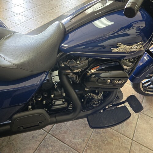 2023 Harley-Davidson® Road Glide® 3 Bright Billiard Blue thumb 3