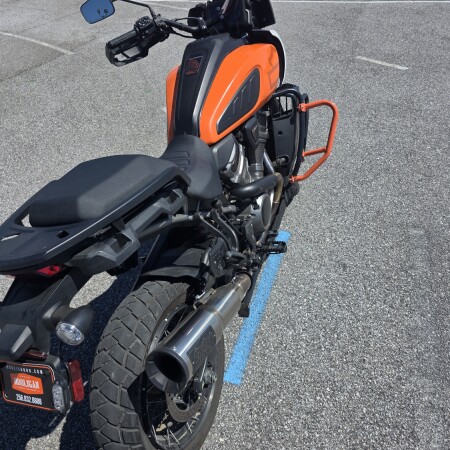 2021 Harley-Davidson® Pan America™ 1250 Special Baja Orange Stone Washed White thumb 2