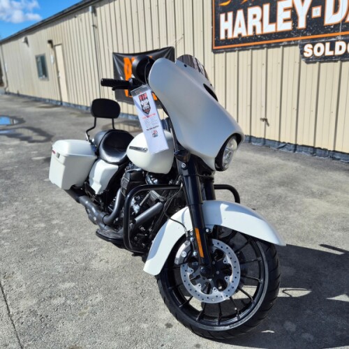 2018 Harley-Davidson® Street Glide® Special  thumb 2