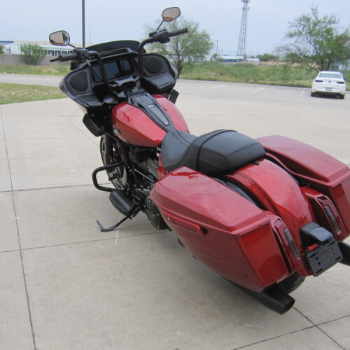 2025 Harley-Davidson® Road Glide® White Onyx Pearl - Black Finish thumb 0