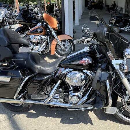 2005 Harley-Davidson® Electra Glide® Ultra Classic® thumb 2