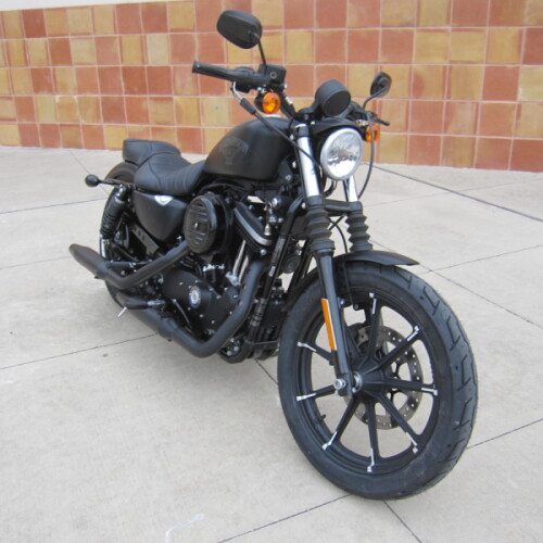 2017 Harley-Davidson® Iron 883™ Black Denim thumb 3