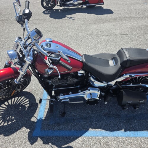 2025 Harley-Davidson® Breakout™ Brilliant Red thumb 0