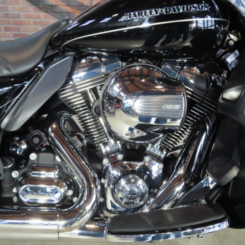 2016 Harley-Davidson® Ultra Limited FLHTK thumb 2