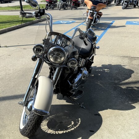 2011 Harley-Davidson® Softail® Deluxe thumb 1