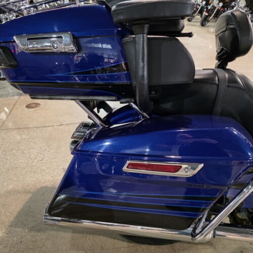  2015 CVO™ Road Glide® Ultra thumb 1