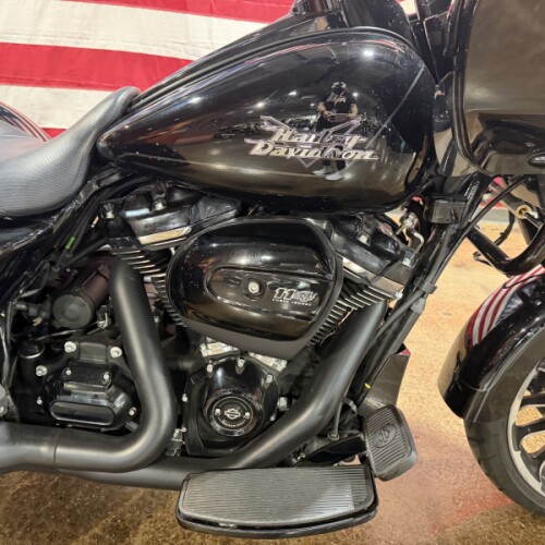 Harley-Davidson® Road Glide 3 2024 FLTRT VIVID BLACK thumb 0