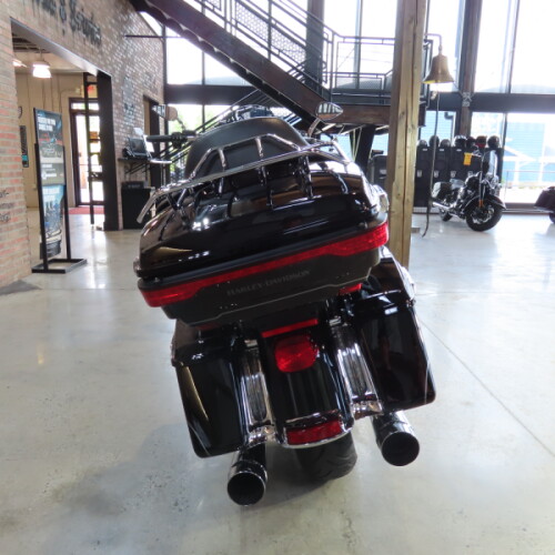 2016 Harley-Davidson® Ultra Limited FLHTK thumb 0