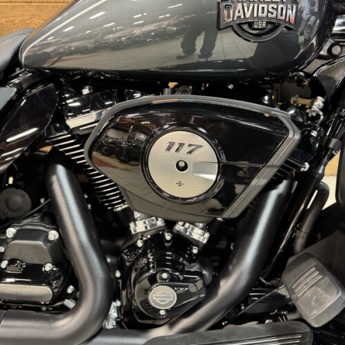2026 Harley-Davidson® Street Glide Limited Iron Horse Metallic Black Trim FLHXL thumb 2