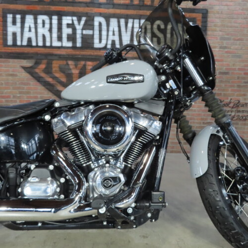 2025 Harley-Davidson® Street Bob® FXBB thumb 3