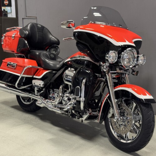 FLHTCUSE8 2012 CVO™ Ultra Classic® Electra Glide® thumb 3