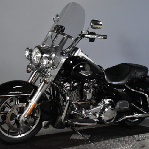 2017 Harley-Davidson® Road King® FLHR thumb 0