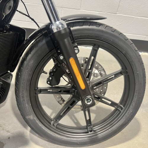 2026 Harley-Davidson® Nightster® Vivid Black Black Trim RH975 thumb 2