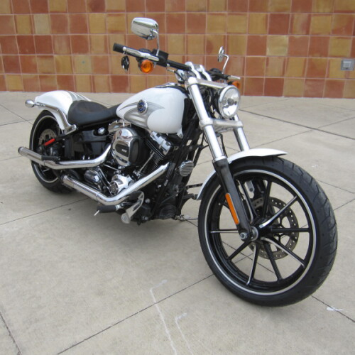 2016 Harley-Davidson® Breakout® Crushed Ice Pearl thumb 3