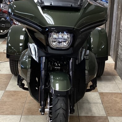 2026 Harley-Davidson® Street Glide 3 Limited Olive Steel Metallic / Vivid Black Chrome Trim thumb 3
