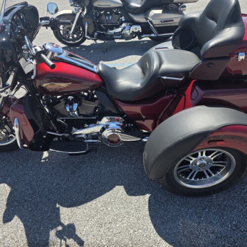 2023 Harley-Davidson® Tri Glide® Ultra Heirloom Red Fade thumb 0