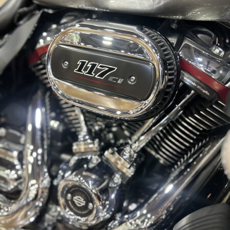 FLHXSE 2019 CVO™ Street Glide® thumb 0