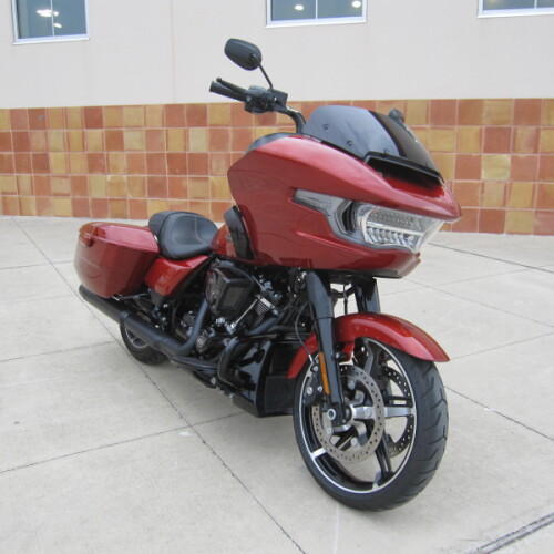 2025 Harley-Davidson® Road Glide® White Onyx Pearl - Black Finish thumb 3