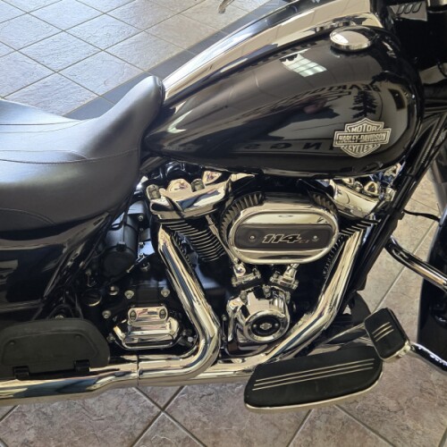 2021 Harley-Davidson® Street Glide® Special Vivid Black thumb 3