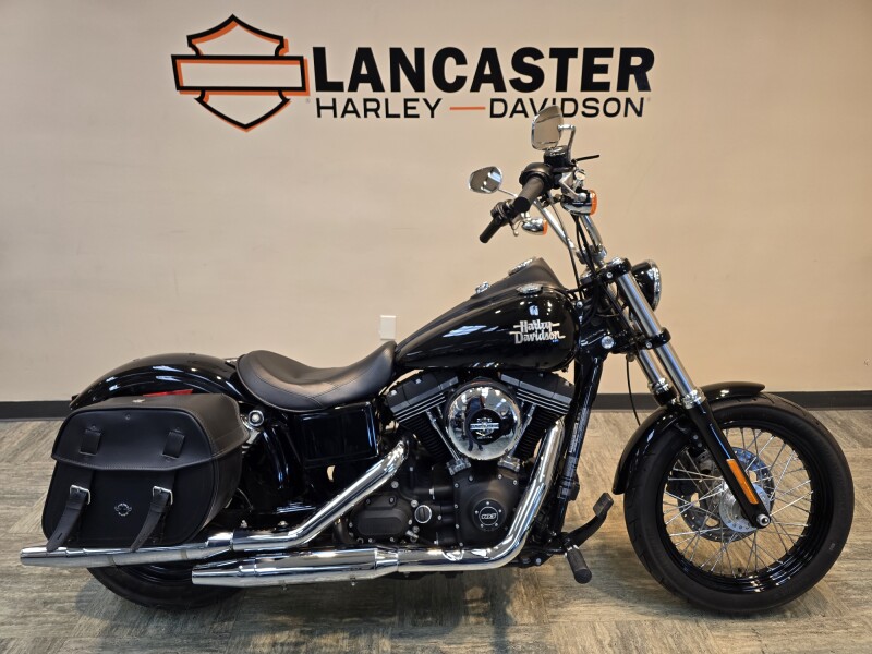 2017 Harley-Davidson® Street Bob® Vivid Black FXDB