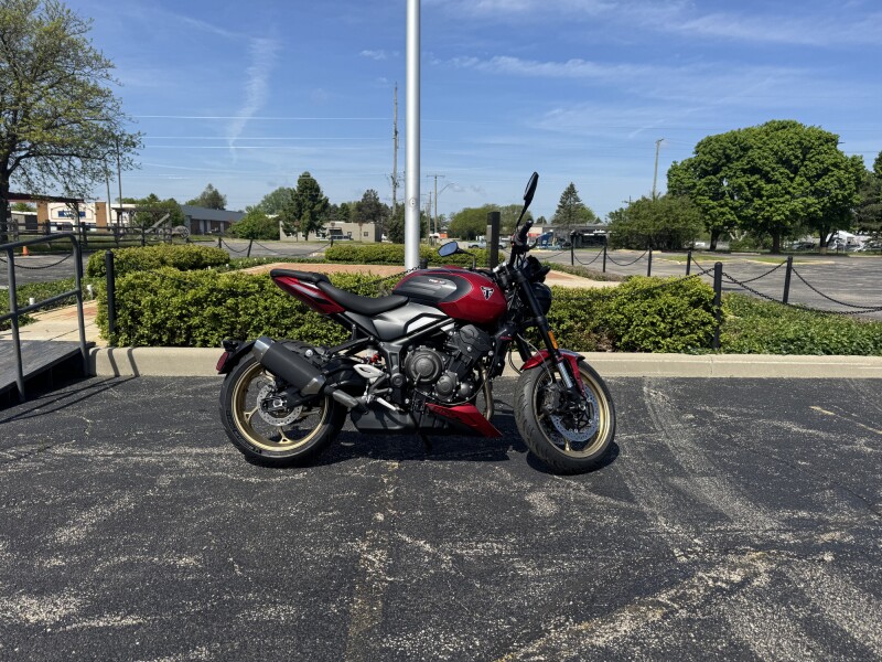  2026 Trident 800