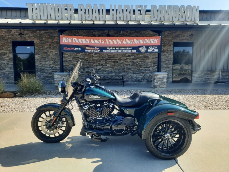 2024 Harley-Davidson® Freewheeler® Alpine Green / Vivid Black