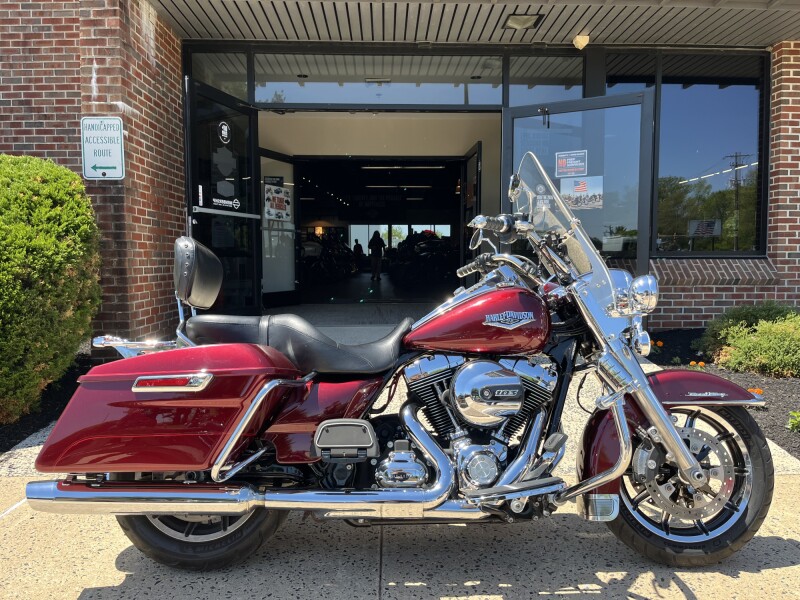 2014 Harley-Davidson® Road King® Mysterious Red Sunglo FLHR