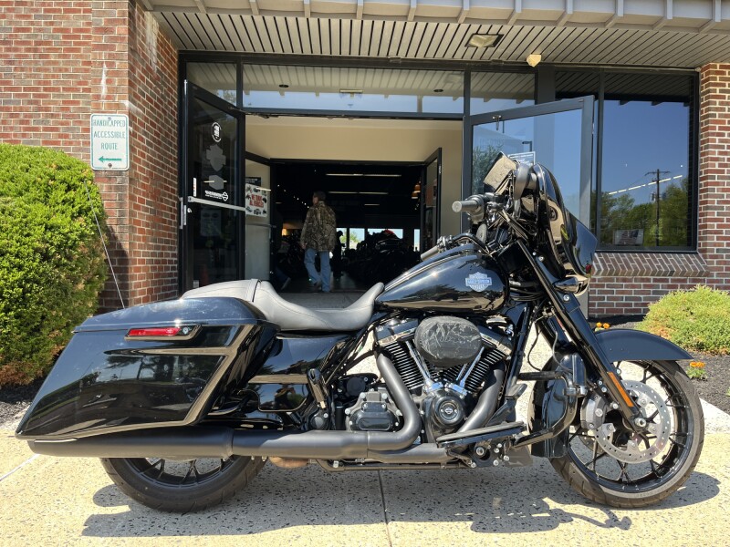 2022 Harley-Davidson® Street Glide® Special Vivid Black FLHXS