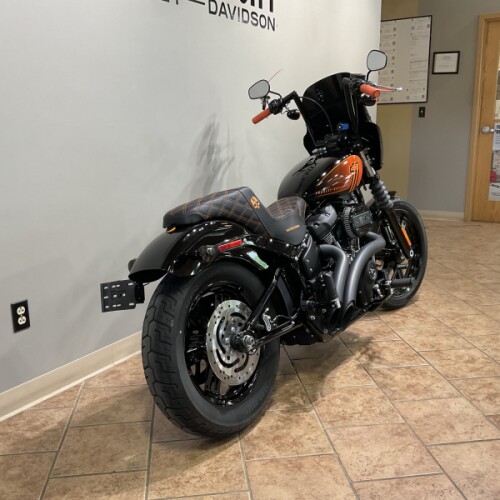 2023 Harley-Davidson® Street Bob® 114 Vivid Black FXBBS thumb 1