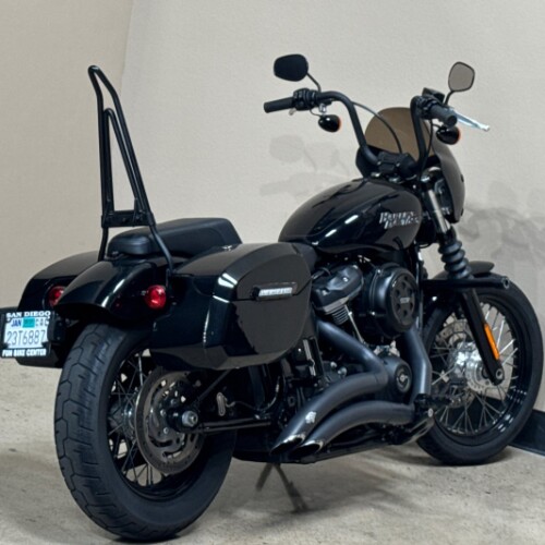 FXBB 2018 Street Bob® thumb 2
