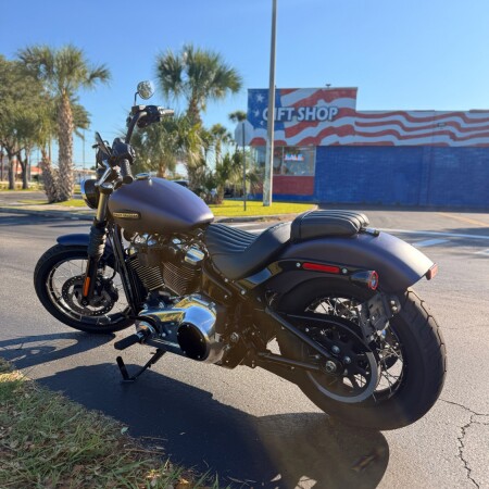 FXBB 2025 Street Bob™ thumb 1