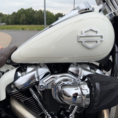 2018 Harley-Davidson® Fat Boy® Bonneville Salt Pearl thumb 0