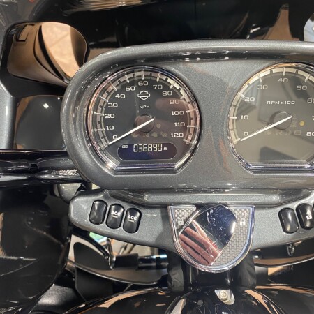  2016 Harley-Davidson® CVO™ Road Glide® Ultra thumb 0