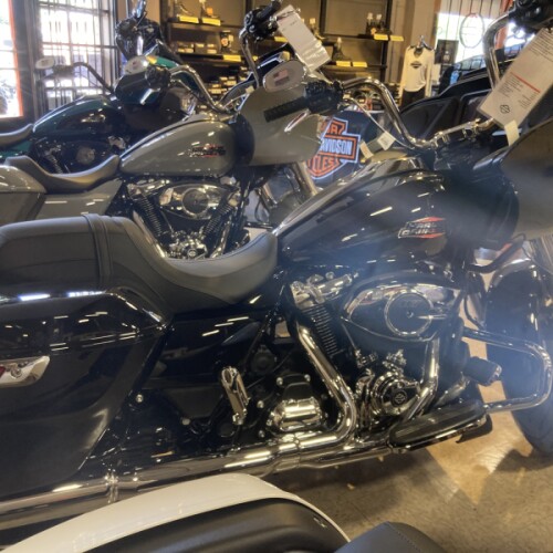 2026 Harley-Davidson® Road Glide® Vivid Black Chrome Trim thumb 3