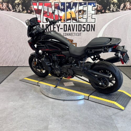 2025 RA1250ST Pan America® 1250 ST thumb 1