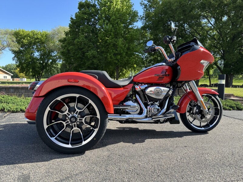2026 Harley-Davidson® Road Glide 3 Blood Orange