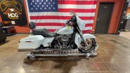FLHXS 2017 Street Glide® Special