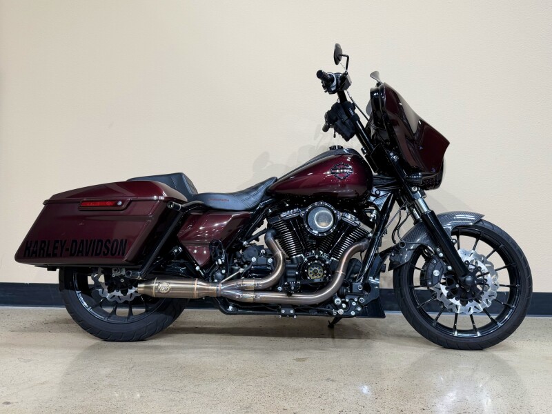 FLHXS 2018 Street Glide® Special
