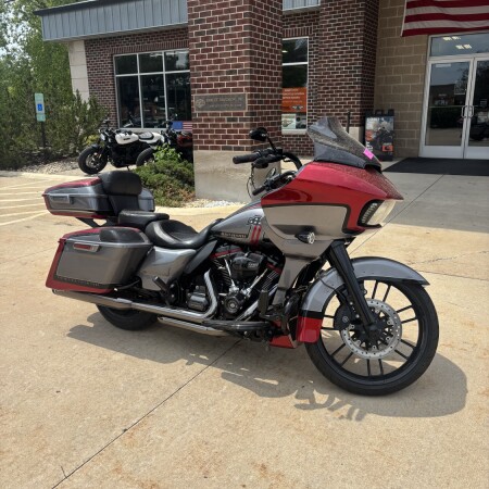 2019 Harley-Davidson® CVO™ Road Glide® Red Pepper & Magnetic Gray with Black Hole thumb 3