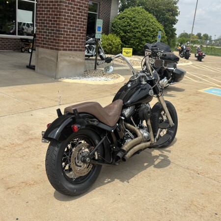 2014 Harley-Davidson® Softail Slim® Vivid Black thumb 2