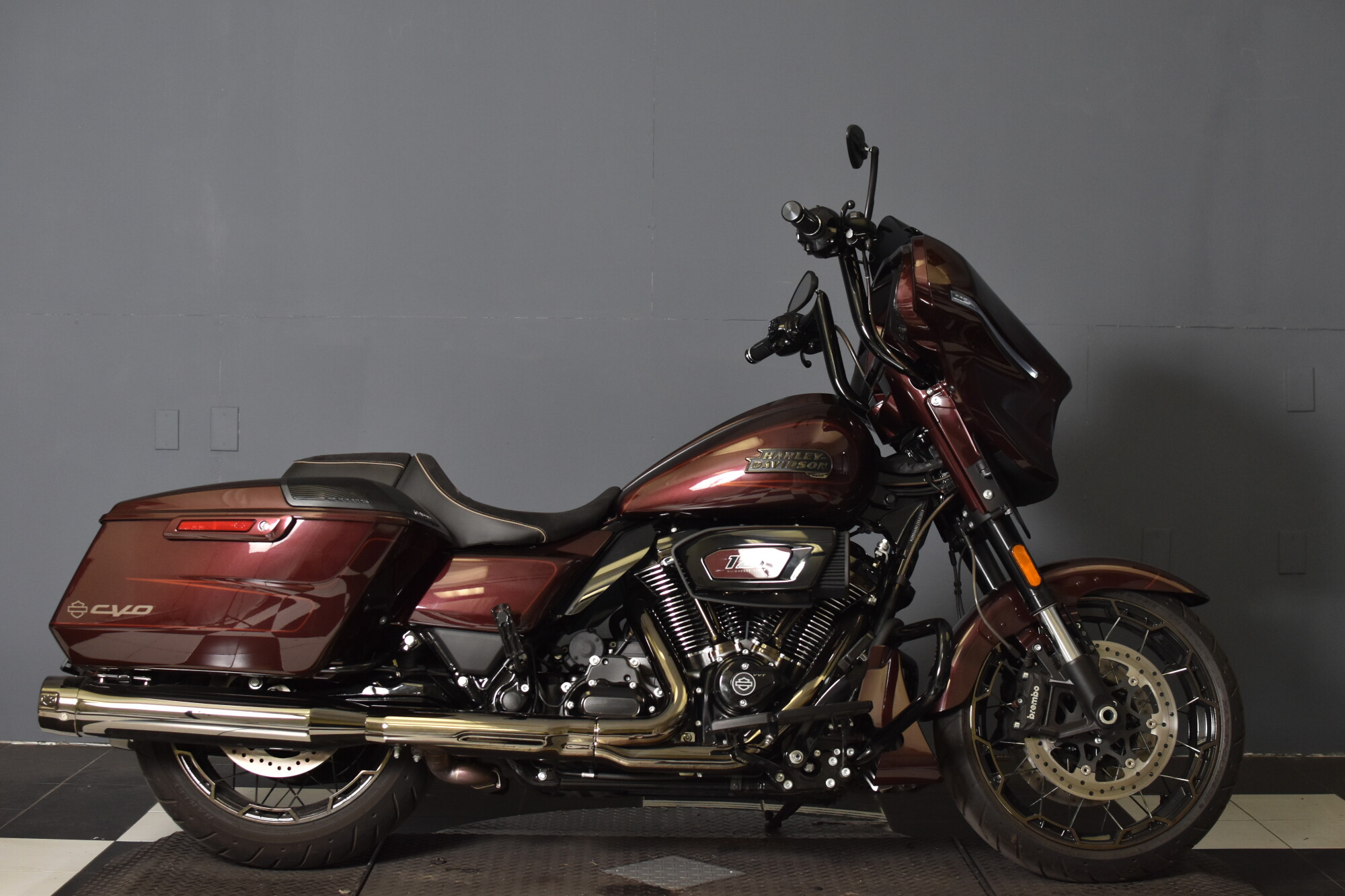2024 Harley-Davidson® CVO™ Street Glide® Copperhead FLHXSE