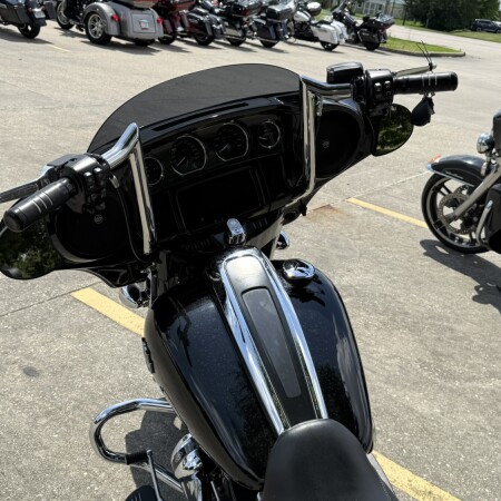 2022 Harley-Davidson® Street Glide® Special thumb 3