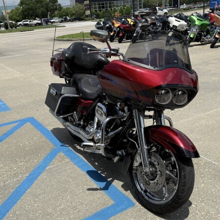 2011 Harley-Davidson® CVO™ Road Glide® Ultra thumb 3