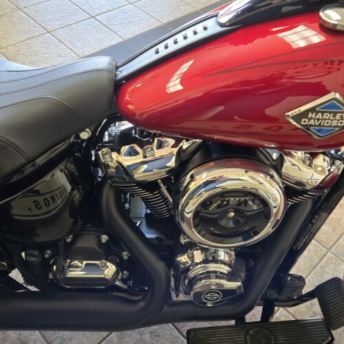 2026 Harley-Davidson® Heritage Classic Brilliant Red Black Laced Wheels thumb 3