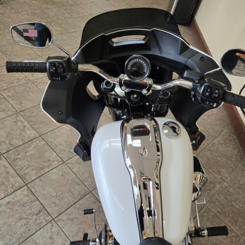 2026 Harley-Davidson® Low Rider® ST White Onyx Pearl Chrome Trim thumb 0